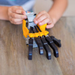 Kit constructie robot - Motorised Robot Hand, Kidz Robotix - imagine 4