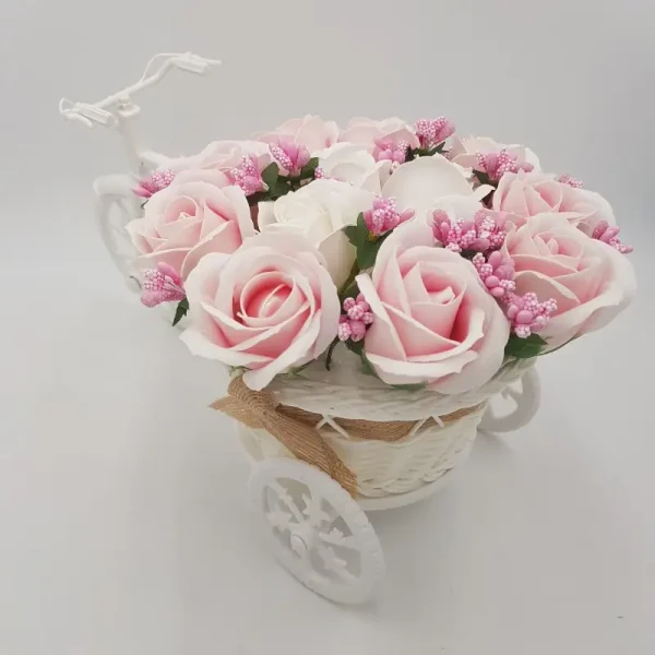 Aranjament Floral Trandafiri "bicicleta Cu Flori Zambarete", Flori De Sapun, Dalimag, 30x17x15 Cm - imagine 3