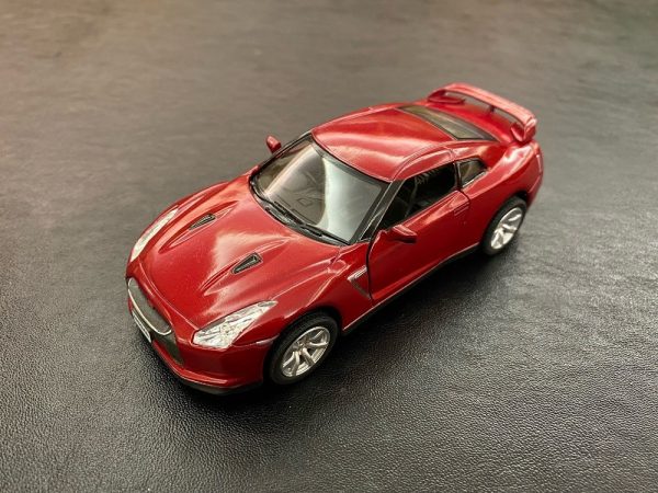 MASINUTA METALICA NISSAN GT R 13CM SCARA 1 LA 36 - imagine 4