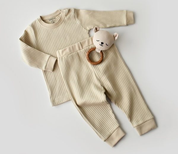 Set bluzita cu maneca lunga si pantaloni lungi din bumbac organic si 5% elastan - Crem, BabyCosy (Marime: 9-12 luni)