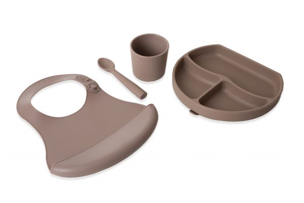 Set diversificare 4 piese din silicon BabyJem: bavetica, farfurie, lingurita si pahar (Culoare: Latte)